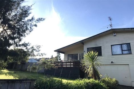 Photo of property in 8 Fitzherbert Avenue, West Harbour, Auckland, 0618