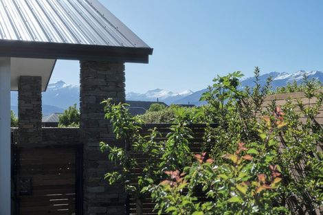 Photo of property in 3 Edgewood Place, Wanaka, 9305