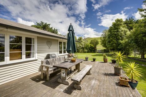 Photo of property in 1447 Ridgemount Road, Tutira, Napier, 4188