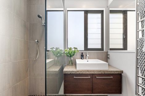 Photo of property in 16 North West Anchorage, Omaha, 0986