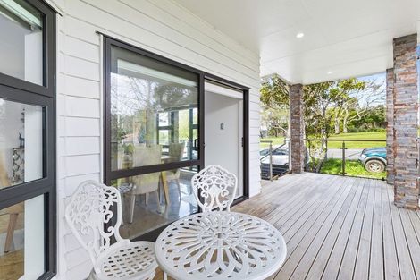 Photo of property in 4225a Great North Road, Glendene, Auckland, 0602