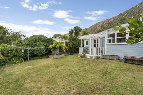 Photo of property in 11 Tilley Road, Paekakariki, 5034