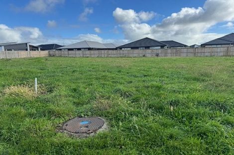 Photo of property in 10 Whata Street, Clarks Beach, 2122