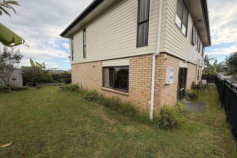 Photo of property in 7a Boeing Place, Goodwood Heights, Auckland, 2105
