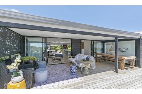 Photo of property in 82 Bay Street, Red Beach, 0932