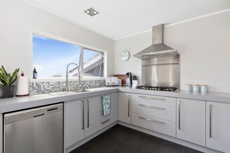 Photo of property in 2/13 Kiri Place, Mairangi Bay, Auckland, 0630