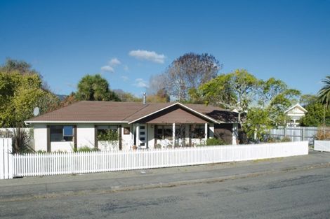 Photo of property in 8 Domain Road, Otaki, 5512