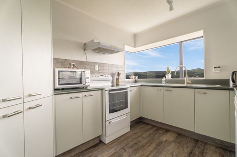 Photo of property in 9 Chastudon Place, Tawa, Wellington, 5028