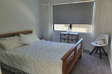 Photo of property in 2 Bressay Way, Waikanae, 5036