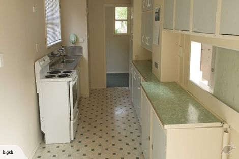 Photo of property in 198 Whites Line East, Waiwhetu, Lower Hutt, 5010