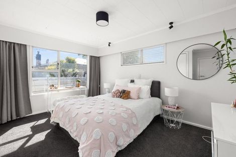 Photo of property in 9 Hinton Road, Taradale, Napier, 4112