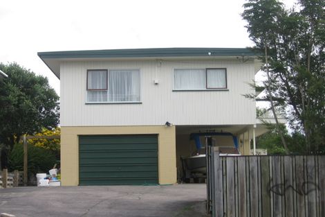 Photo of property in 17 South Lynn Road, Titirangi, Auckland, 0604