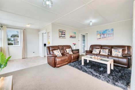 Photo of property in 20 Riserra Drive, Ranui, Auckland, 0612