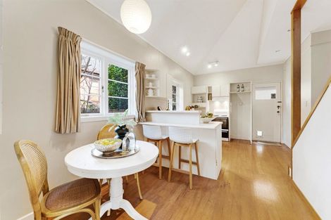 Photo of property in 13 Horotutu Road, Greenlane, Auckland, 1061