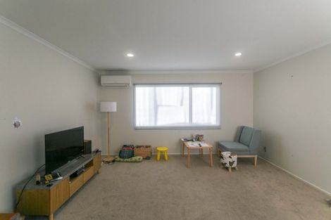 Photo of property in 9a Netherlands Avenue, Kelston, Auckland, 0602