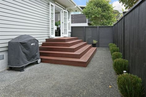 Photo of property in 27 Norcross Avenue, Henderson, Auckland, 0612