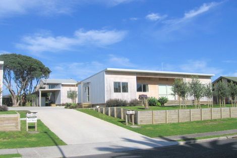 Photo of property in 10 Gordon Road, Mount Maunganui, 3116