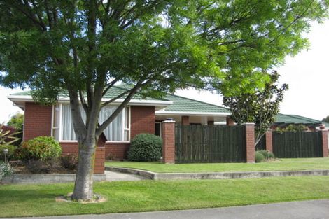 Photo of property in 2 Archer Place, Rangiora, 7400