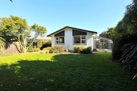 Photo of property in 10 Flower Street, Bryndwr, Christchurch, 8053