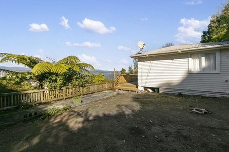 Photo of property in 12-12a Singers Road, Korokoro, Lower Hutt, 5012