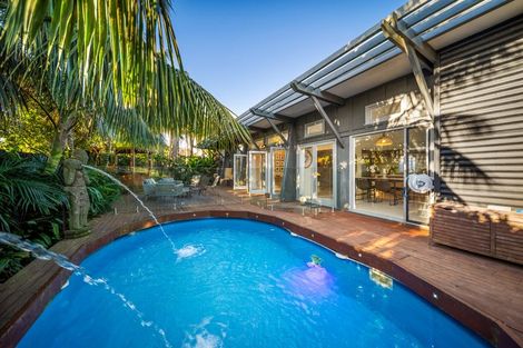 Photo of property in 129 Kaipara Road, Papakura, 2582