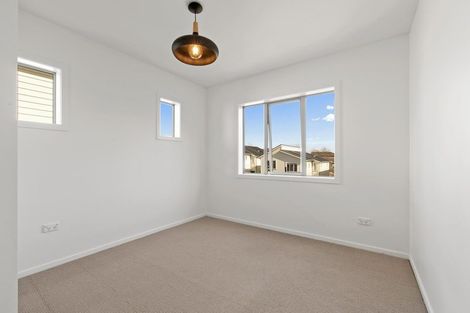 Photo of property in 2/6 John Jennings Drive, Oteha, Auckland, 0632