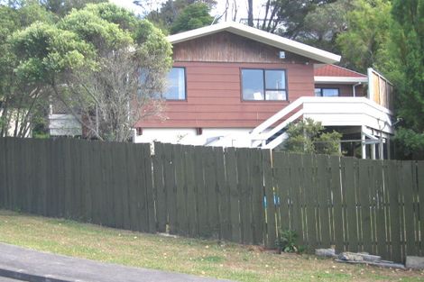 Photo of property in 15 Randal Place, Bayview, Auckland, 0629