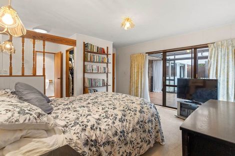 Photo of property in 21 Loloma Drive, Half Moon Bay, Auckland, 2012