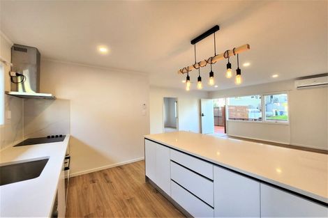 Photo of property in 34 Camelot Place, Glenfield, Auckland, 0629
