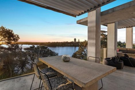 Photo of property in 2/272 Hurstmere Road, Takapuna, Auckland, 0622