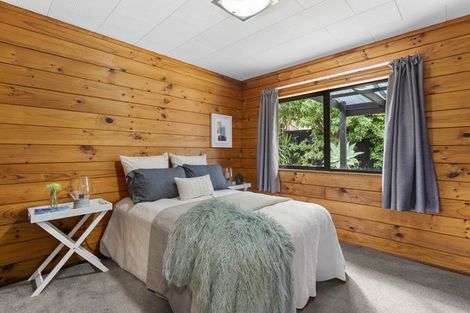 Photo of property in 2 Gosford Drive, Botany Downs, Auckland, 2010