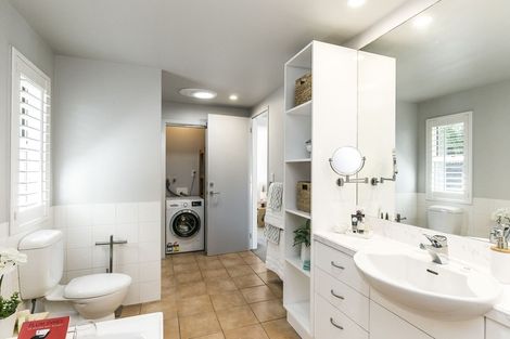 Photo of property in 23 Alexandra Road, Roseneath, Wellington, 6021