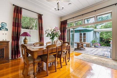 Photo of property in 1 Kapai Road, Devonport, Auckland, 0624