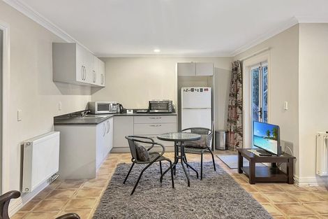 Photo of property in 186 Lake Terrace, Hilltop, Taupo, 3330