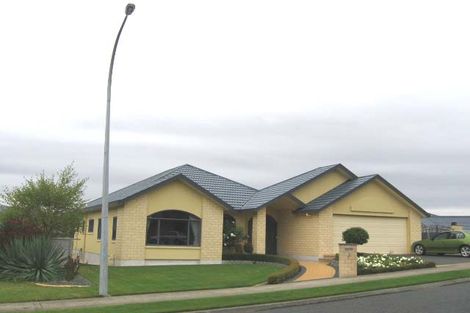 Photo of property in 3 Betty Watt Grove, Riverstone Terraces, Upper Hutt, 5018