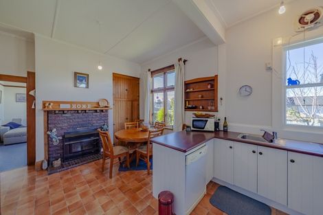 Photo of property in 18 Francis Drake Street, Waipukurau, 4200