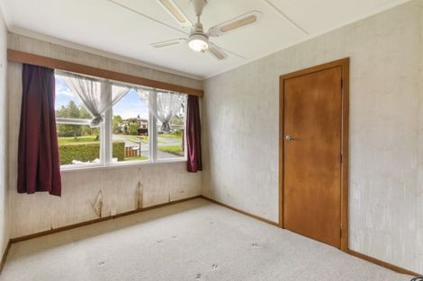 Photo of property in 14 Fairclough Road, Beach Haven, Auckland, 0626