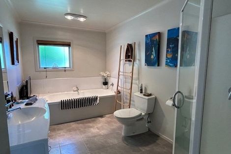 Photo of property in 6 Routeburn Avenue, Aotea, Porirua, 5024