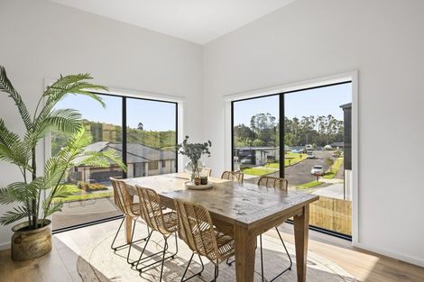 Photo of property in 10 Bob Carter Place, Welcome Bay, Tauranga, 3175