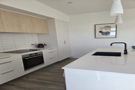 Photo of property in 19a Braemar Road, Rothesay Bay, Auckland, 0630