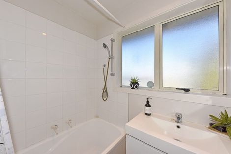 Photo of property in 21 Wildwood Avenue, Wainoni, Christchurch, 8061