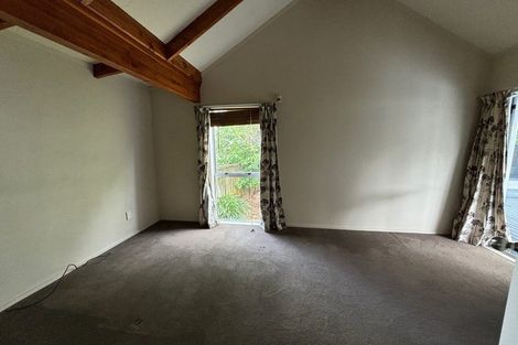 Photo of property in 1 Gosford Drive, Botany Downs, Auckland, 2010