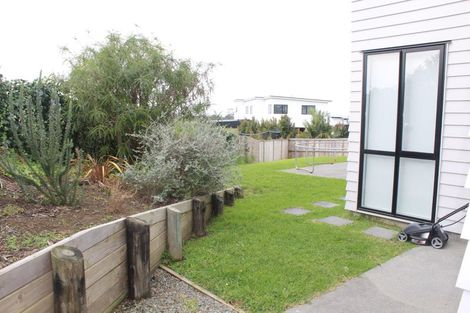 Photo of property in 79 Maka Terrace, Orewa, 0931