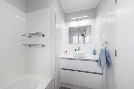 Photo of property in 11a Central Park Drive, Te Atatu South, Auckland, 0610