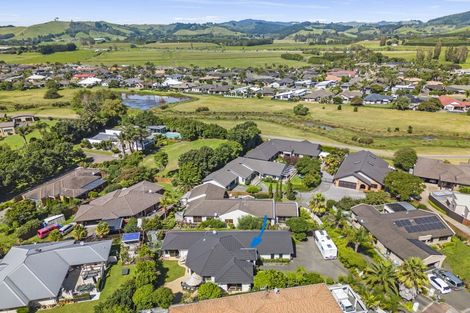Photo of property in 7 Piha Close, Papamoa Beach, Papamoa, 3118