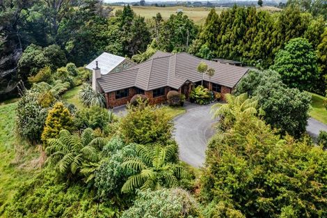 Photo of property in 271 Henwood Road, Paraite, New Plymouth, 4372