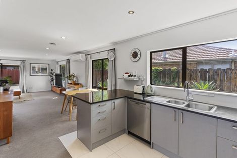 Photo of property in 2/17 Seneca Court, Golflands, Auckland, 2013