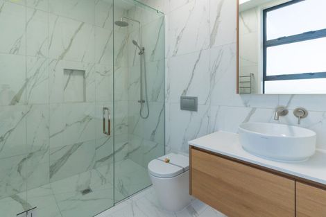 Photo of property in 14 Macbeth Court, Milford, Auckland, 0620