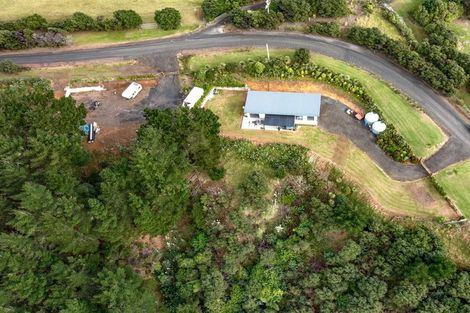 Photo of property in 124 Te Kanae Road, South Head, Helensville, 0874