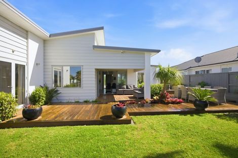 Photo of property in 42 Cassinia Close, Papamoa Beach, Papamoa, 3118